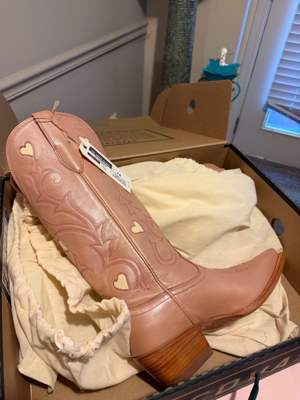 LIMITED EDITION Tecovas The Annie Hearts — Rose Gold - Picture 4 of 7